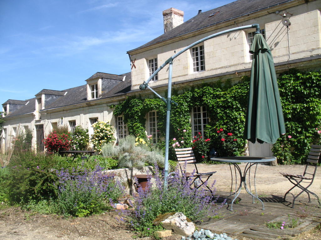 Bed and Breakfast La Mesnagerie Jarzé Exterior foto